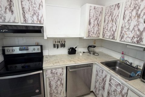 Condo in Sunny Isles Beach, Florida, 1 bedroom № 2086773 - photo 6