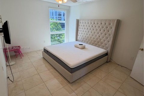 Condo in Sunny Isles Beach, Florida, 1 bedroom № 2086773 - photo 3