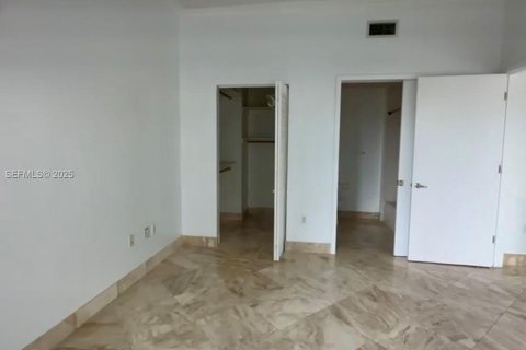 Condominio en alquiler en Miami, Florida, 1 dormitorio, 54.63 m2 № 1991409 - foto 15