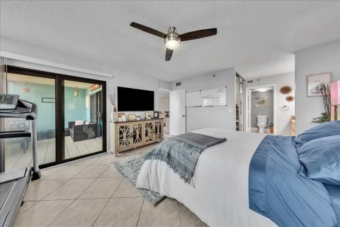 Condo in Pompano Beach, Florida, 2 bedrooms  № 2088386 - photo 13