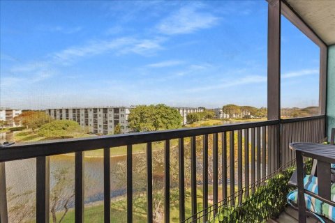 Condo in Pompano Beach, Florida, 2 bedrooms  № 2088386 - photo 23