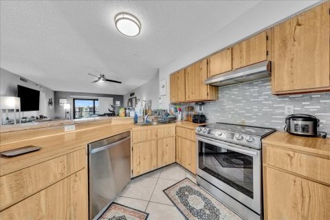 Condo in Pompano Beach, Florida, 2 bedrooms  № 2088386 - photo 7
