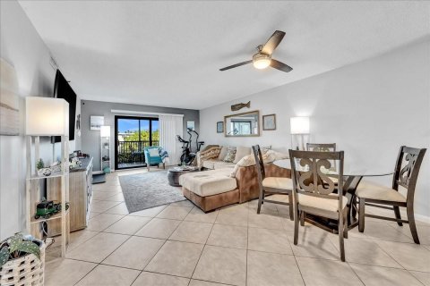 Condo in Pompano Beach, Florida, 2 bedrooms  № 2088386 - photo 10