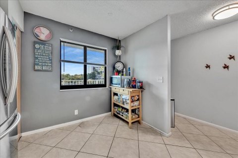 Condo in Pompano Beach, Florida, 2 bedrooms  № 2088386 - photo 6