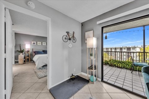 Condo in Pompano Beach, Florida, 2 bedrooms  № 2088386 - photo 19