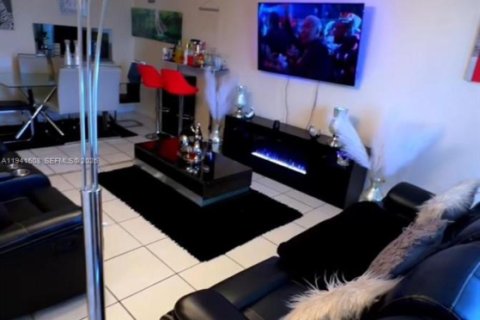 Copropriété à louer à Miami Gardens, Floride: 1 chambre, 67.82 m2 № 2005448 - photo 2