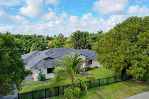 Casa en venta en Homestead, Florida, 4 dormitorios, 218.04 m2 № 1991183 - foto 2