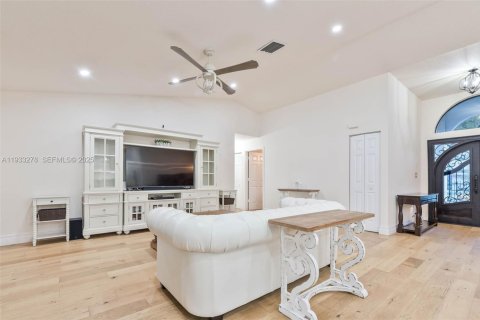 Casa en venta en Homestead, Florida, 4 dormitorios, 218.04 m2 № 1991183 - foto 16