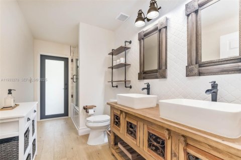 Casa en venta en Homestead, Florida, 4 dormitorios, 218.04 m2 № 1991183 - foto 23