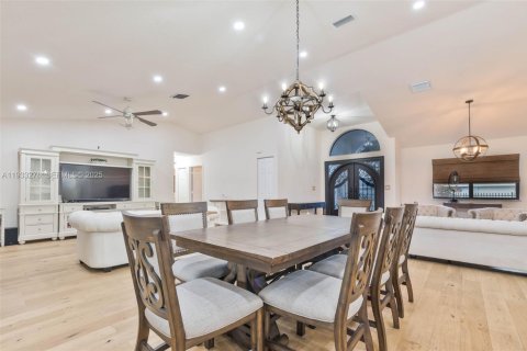 Casa en venta en Homestead, Florida, 4 dormitorios, 218.04 m2 № 1991183 - foto 14