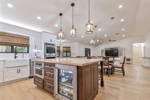 Casa en venta en Homestead, Florida, 4 dormitorios, 218.04 m2 № 1991183 - foto 11