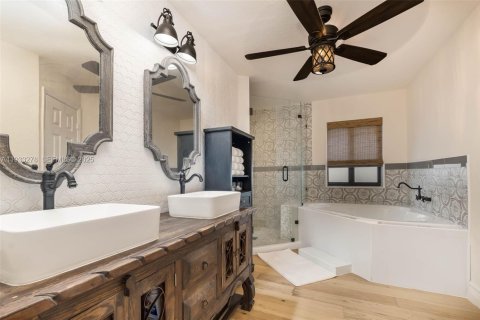 Casa en venta en Homestead, Florida, 4 dormitorios, 218.04 m2 № 1991183 - foto 28