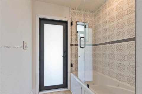 Casa en venta en Homestead, Florida, 4 dormitorios, 218.04 m2 № 1991183 - foto 24