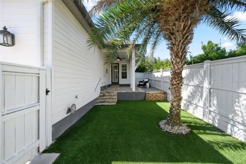House in Newberry, Florida 4 bedrooms, 254.74 sq.m. № 2236390 - photo 17