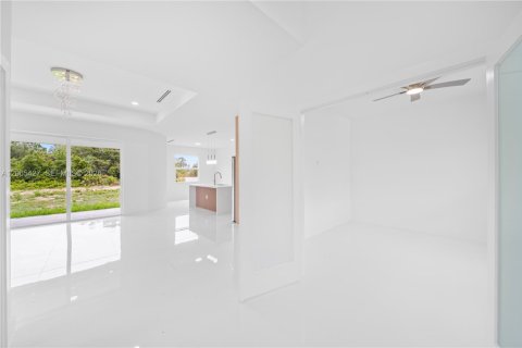 Villa ou maison à vendre à Lehigh Acres, Floride: 4 chambres № 2278631 - photo 7