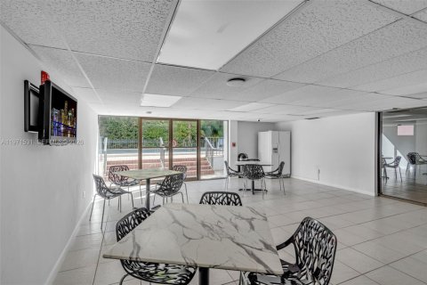 Copropriété à vendre à Key Biscayne, Floride: 2 chambres, 115.38 m2 № 2038283 - photo 18