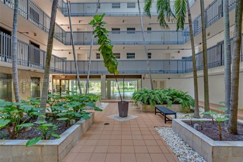 Copropriété à vendre à Key Biscayne, Floride: 2 chambres, 115.38 m2 № 2038283 - photo 17