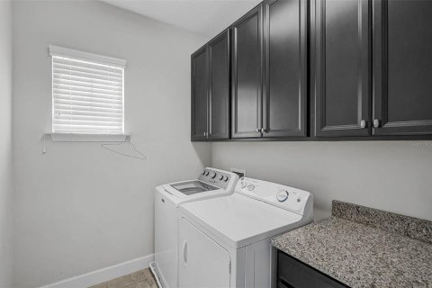 House in Sarasota, Florida 4 bedrooms, 276.2 sq.m. № 1853037 - photo 28