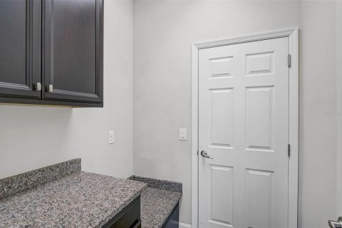 House in Sarasota, Florida 4 bedrooms, 276.2 sq.m. № 1853037 - photo 12
