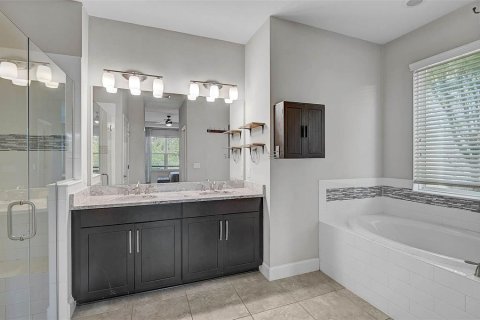 House in Sarasota, Florida 4 bedrooms, 276.2 sq.m. № 1853037 - photo 21