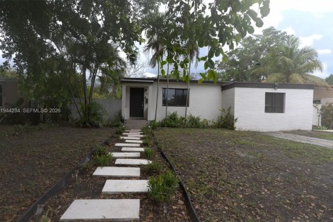 Casa en venta en North Miami, Florida, 3 dormitorios, 121.14 m2 № 2002477 - foto 6