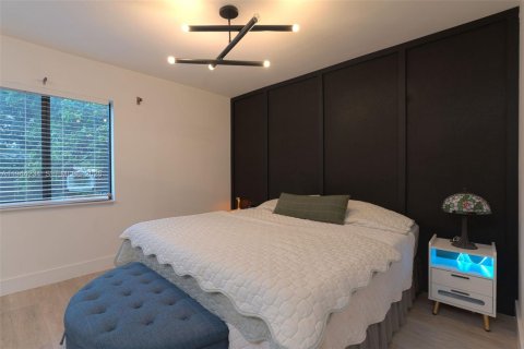 Casa en venta en North Miami, Florida, 3 dormitorios, 121.14 m2 № 2002477 - foto 15