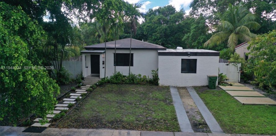 Casa en North Miami, Florida 3 dormitorios, 121.14 m2 № 2002477
