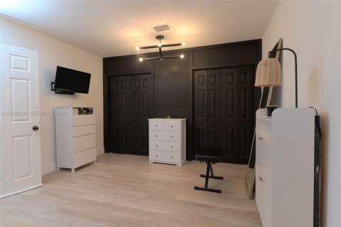 Casa en venta en North Miami, Florida, 3 dormitorios, 121.14 m2 № 2002477 - foto 17