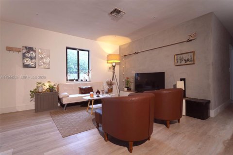 Casa en venta en North Miami, Florida, 3 dormitorios, 121.14 m2 № 2002477 - foto 8