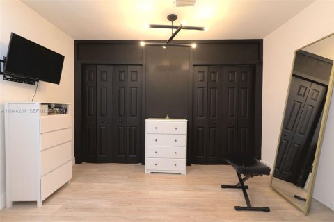 Casa en venta en North Miami, Florida, 3 dormitorios, 121.14 m2 № 2002477 - foto 16