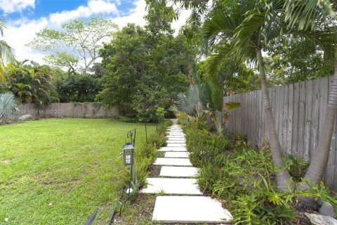 Casa en venta en North Miami, Florida, 3 dormitorios, 121.14 m2 № 2002477 - foto 28