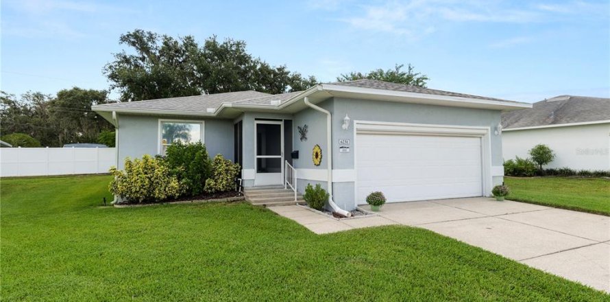 House in Lakeland, Florida 2 bedrooms, 167.22 sq.m. № 1879341