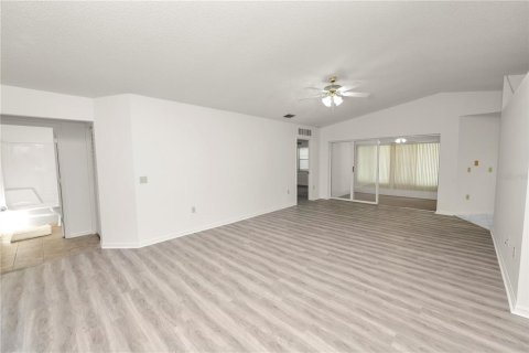 House in Lakeland, Florida 2 bedrooms, 167.22 sq.m. № 1879341 - photo 22