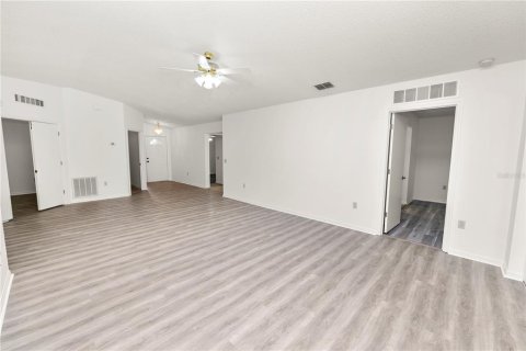 House in Lakeland, Florida 2 bedrooms, 167.22 sq.m. № 1879341 - photo 23
