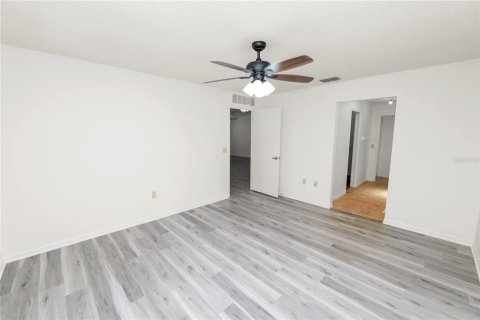House in Lakeland, Florida 2 bedrooms, 167.22 sq.m. № 1879341 - photo 13