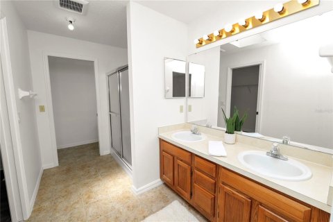 House in Lakeland, Florida 2 bedrooms, 167.22 sq.m. № 1879341 - photo 14
