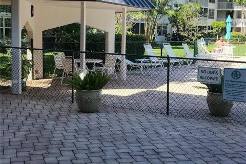 Condo in Fort Lauderdale, Florida, 2 bedrooms  № 1923639 - photo 13