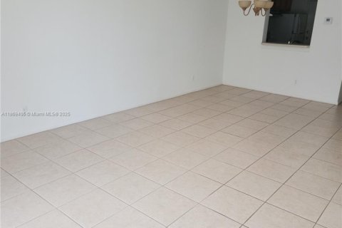 Condo in Fort Lauderdale, Florida, 2 bedrooms  № 1923639 - photo 22