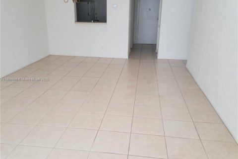 Condo in Fort Lauderdale, Florida, 2 bedrooms  № 1923639 - photo 21
