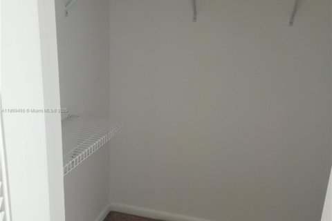 Condo in Fort Lauderdale, Florida, 2 bedrooms  № 1923639 - photo 30