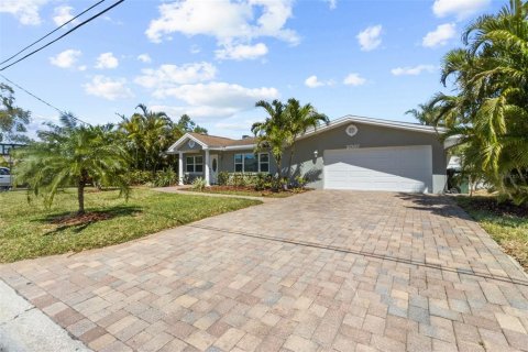 Casa en venta en Largo, Florida, 3 dormitorios, 195.28 m2 № 1718213 - foto 2