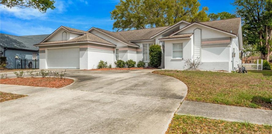 Villa ou maison à Valrico, Floride 4 chambres, 191.66 m2 № 2147984