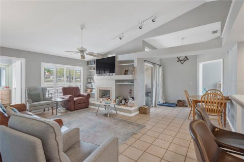 Villa ou maison à vendre à Valrico, Floride: 4 chambres, 191.66 m2 № 2147984 - photo 17