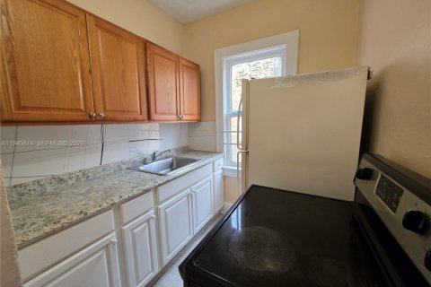 Снять в аренду виллу или дом в Майами, Флорида 1 спальня, 69.68м2, № 2002537 - фото 12