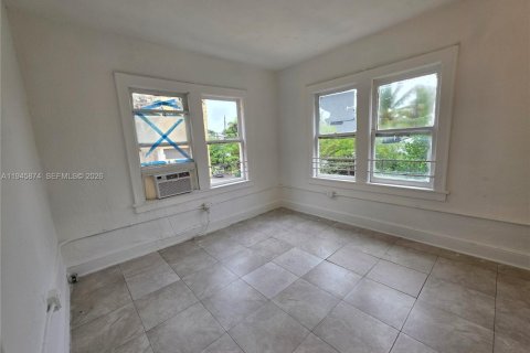 Снять в аренду виллу или дом в Майами, Флорида 1 спальня, 69.68м2, № 2002537 - фото 9