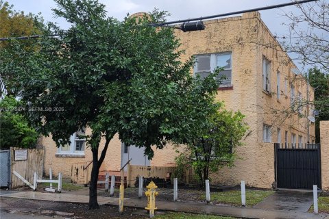 Снять в аренду виллу или дом в Майами, Флорида 1 спальня, 69.68м2, № 2002537 - фото 3