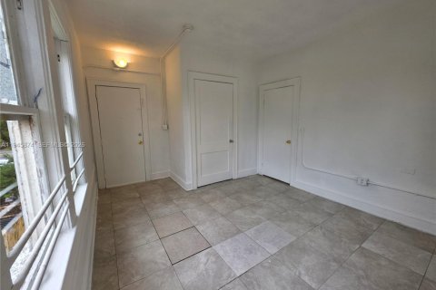 Снять в аренду виллу или дом в Майами, Флорида 1 спальня, 69.68м2, № 2002537 - фото 8