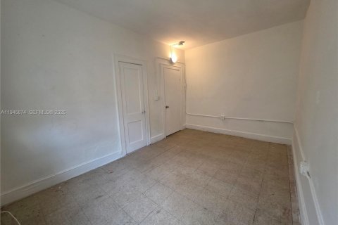 Снять в аренду виллу или дом в Майами, Флорида 1 спальня, 69.68м2, № 2002537 - фото 20