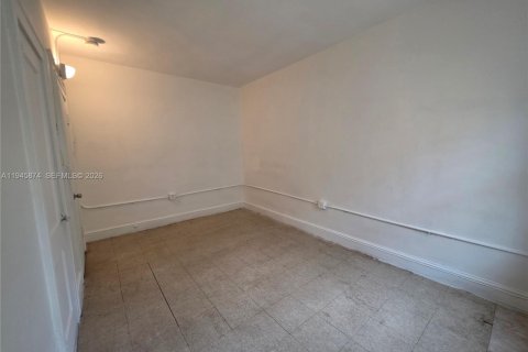 Снять в аренду виллу или дом в Майами, Флорида 1 спальня, 69.68м2, № 2002537 - фото 21