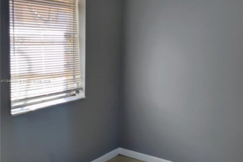 Propiedad comercial en venta en Fort Lauderdale, Florida, 183.95 m2 № 1936554 - foto 12